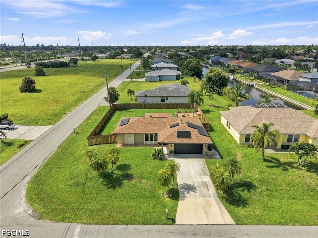 22 Sw 13th Ter, Cape Coral
