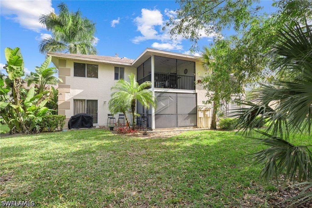 5406 16th Pl Sw E4, Naples