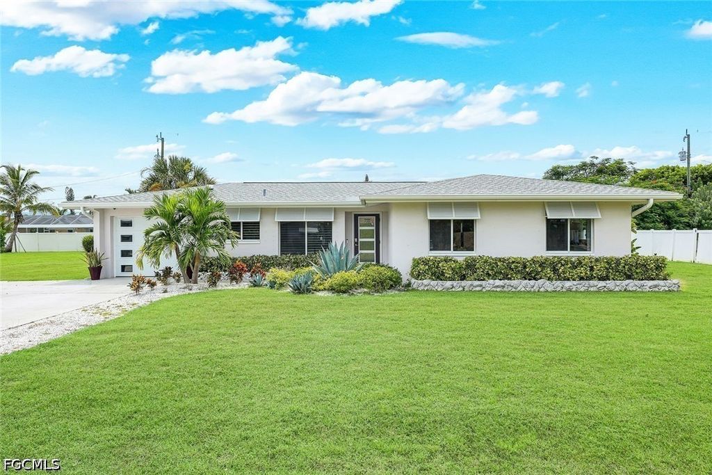 5236 Elm Ct, Cape Coral
