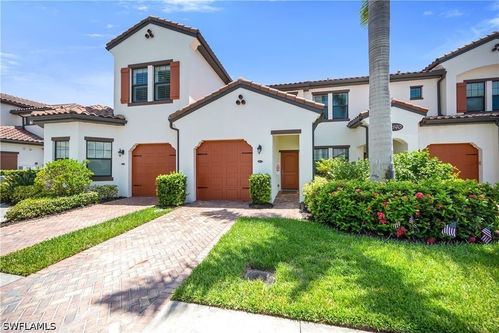 15140 Palmer Lake Cir 201, Naples