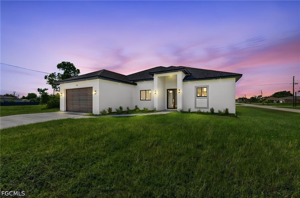 1728 Kismet Pkwy W, Cape Coral
