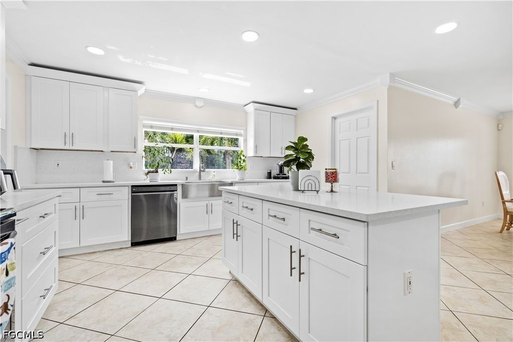 1620 Nw 12th St, CAPE CORAL
