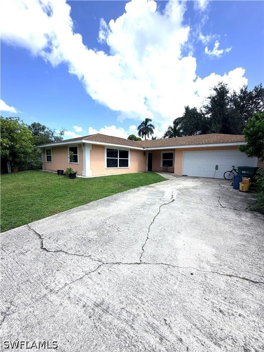 5447 Sholtz St, Naples
