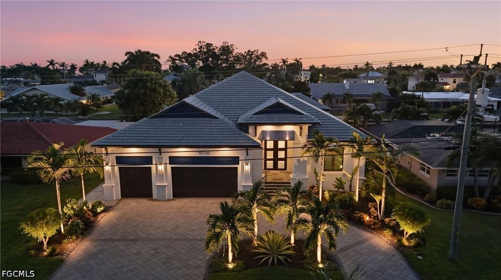 5710 Driftwood Pkwy, Cape Coral