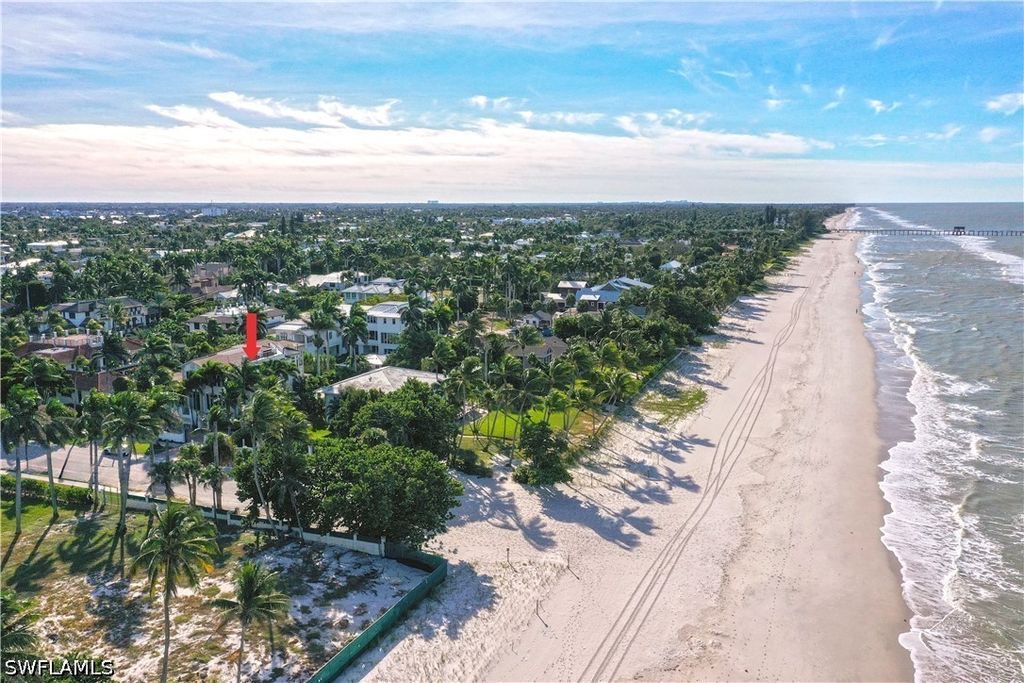 40 5th Ave S, Naples