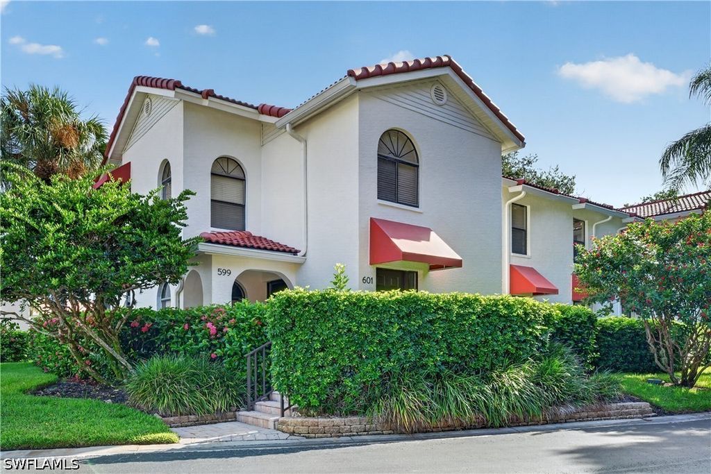 599 Serendipity Dr 599, Naples