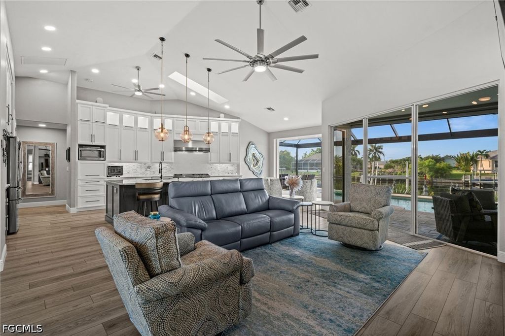 2212 Sw 44th Ter, Cape Coral
