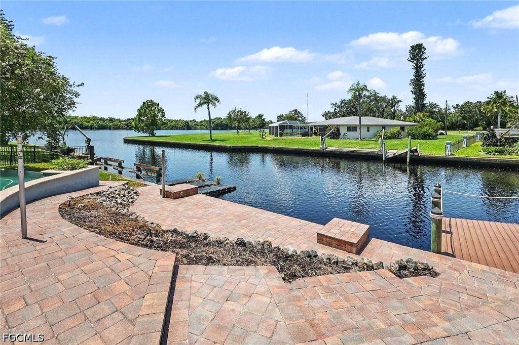 18071 Traverse Dr, ALVA