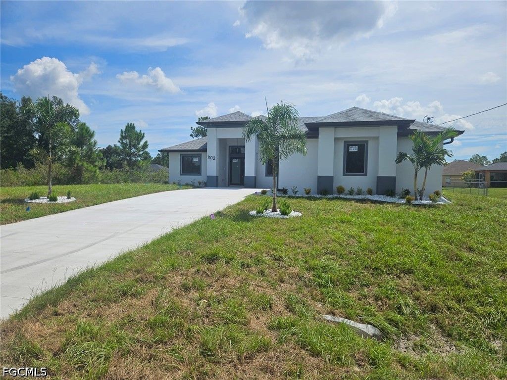 1102 Poinsettia Ave, LEHIGH ACRES