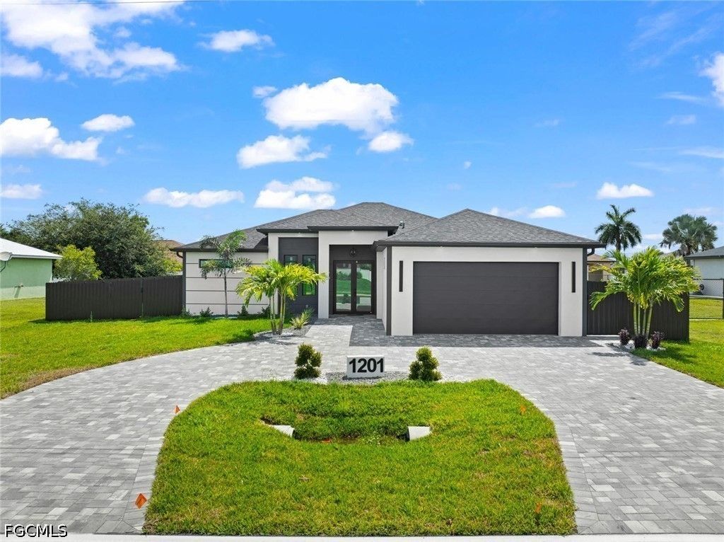 1201 Santa Barbara Blvd N, CAPE CORAL