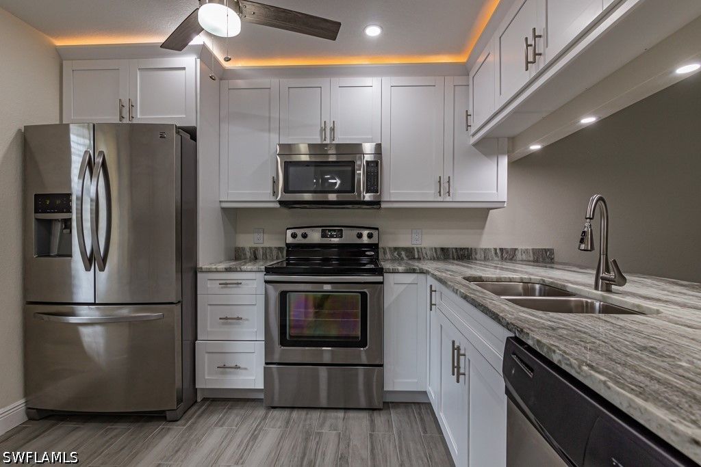 2562 Kings Lake Blvd 102, Naples