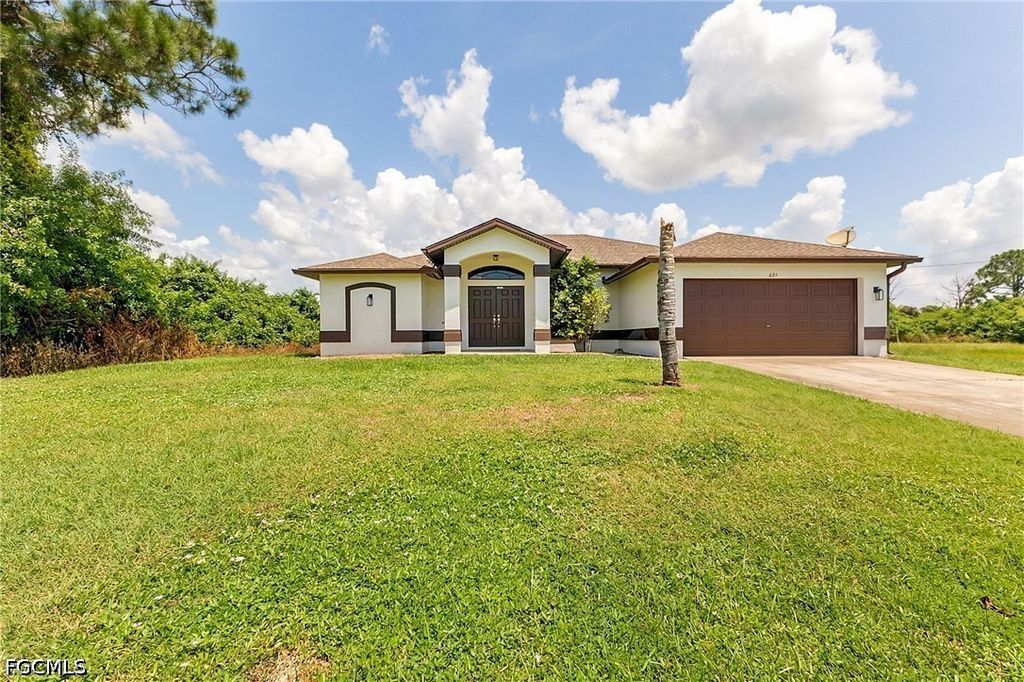 691 Manhattan St E, Lehigh Acres