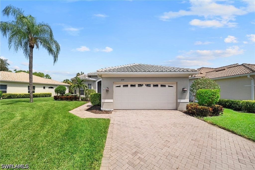 479 Preswick Ln, Naples