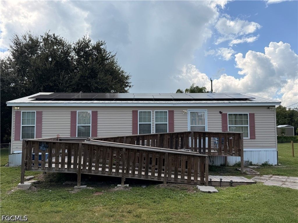 8240 Penny Dr, NORTH FORT MYERS