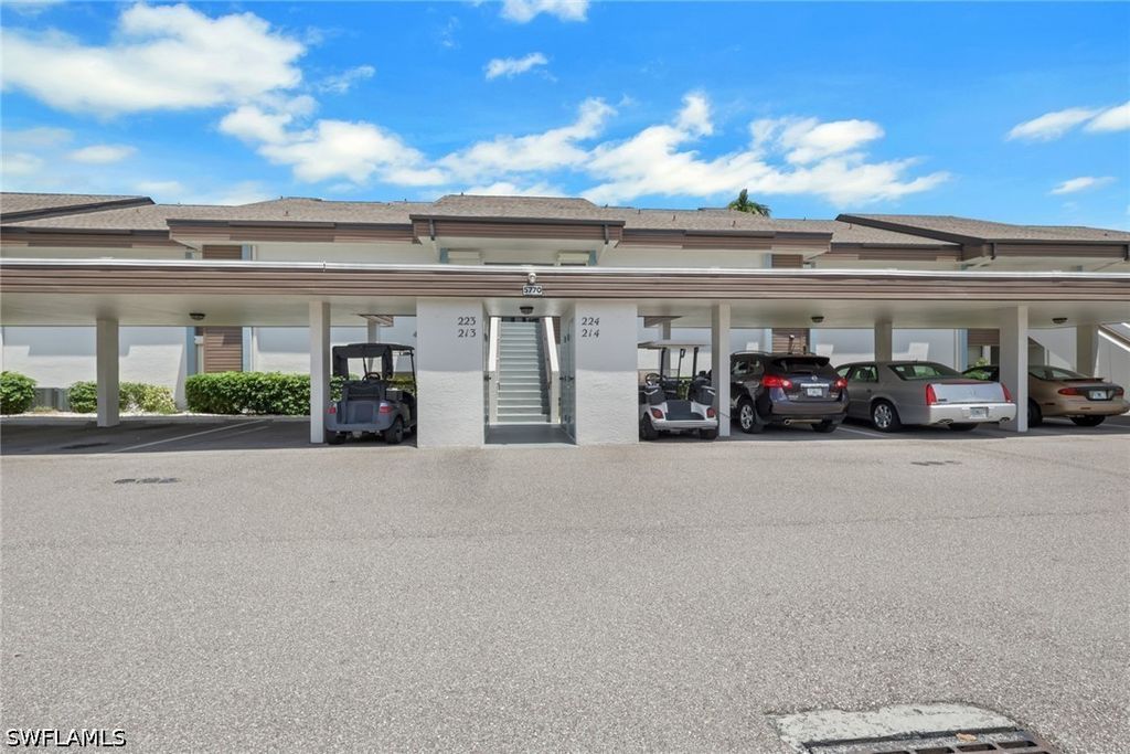 5770 Trlwinds Dr 213, Fort Myers