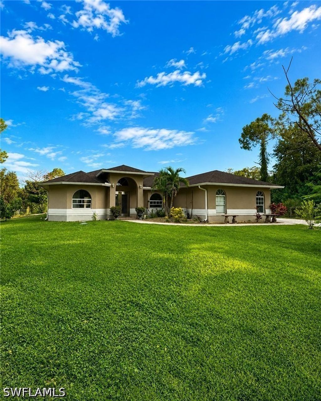 3210 22nd Ave Ne, Naples