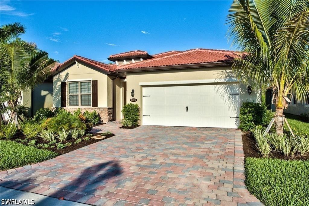 16354 Barclay Ct, Naples
