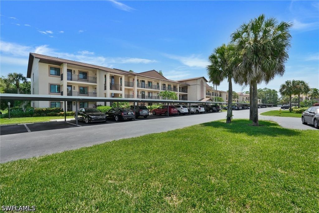 7340 Saint Ives Way 3102, Naples