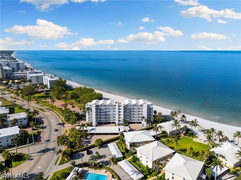 2121 Gulf Shore Blvd N 203, Naples