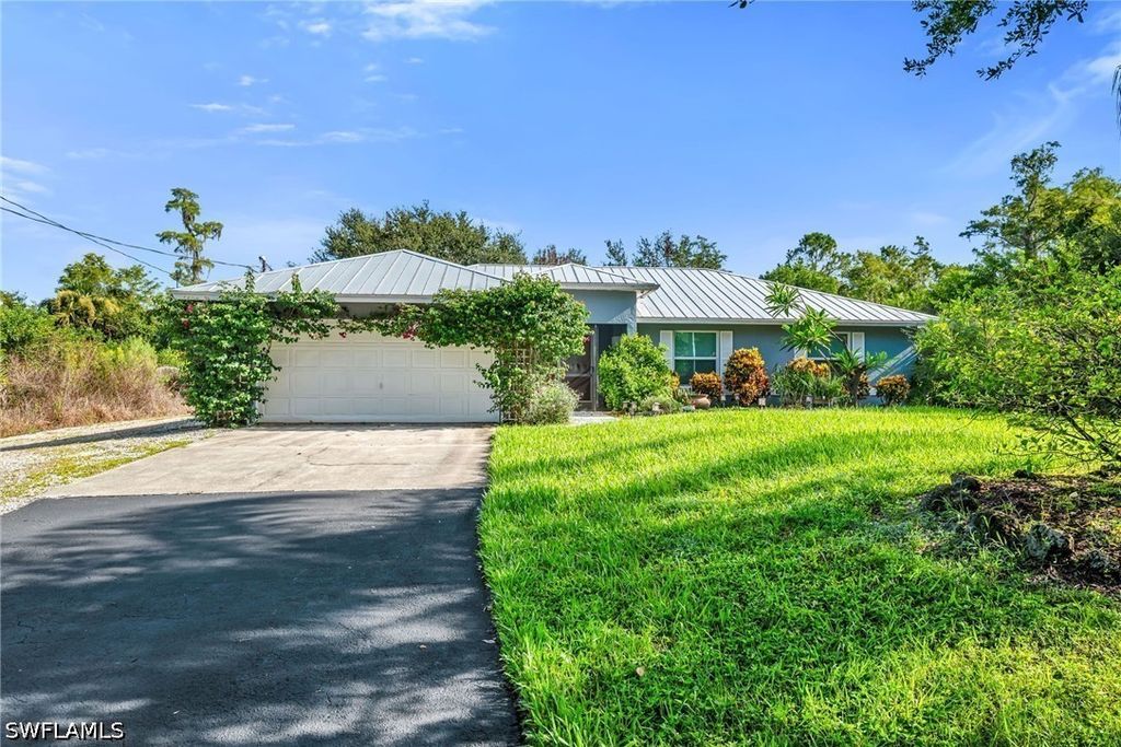 3525 35th Ave Ne, Naples