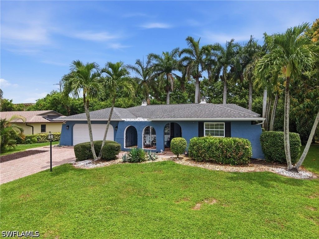 4561 Beechwood Lake Dr, NAPLES
