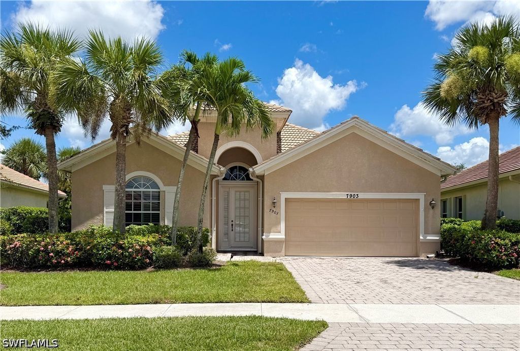 7903 Founders Cir, Naples