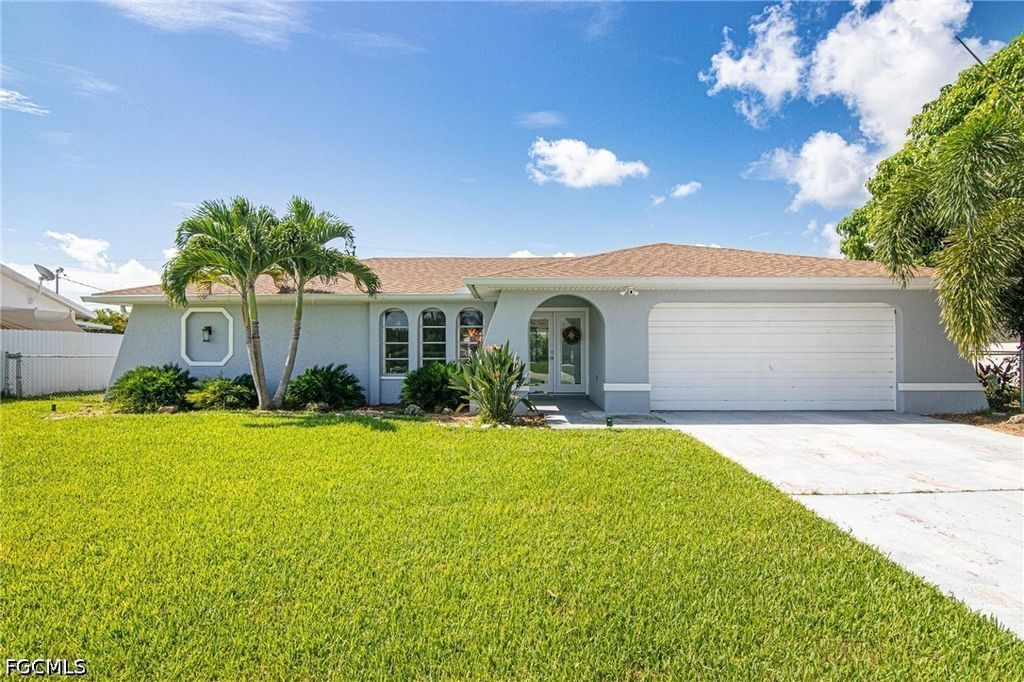 926 Se 26th Ter, Cape Coral
