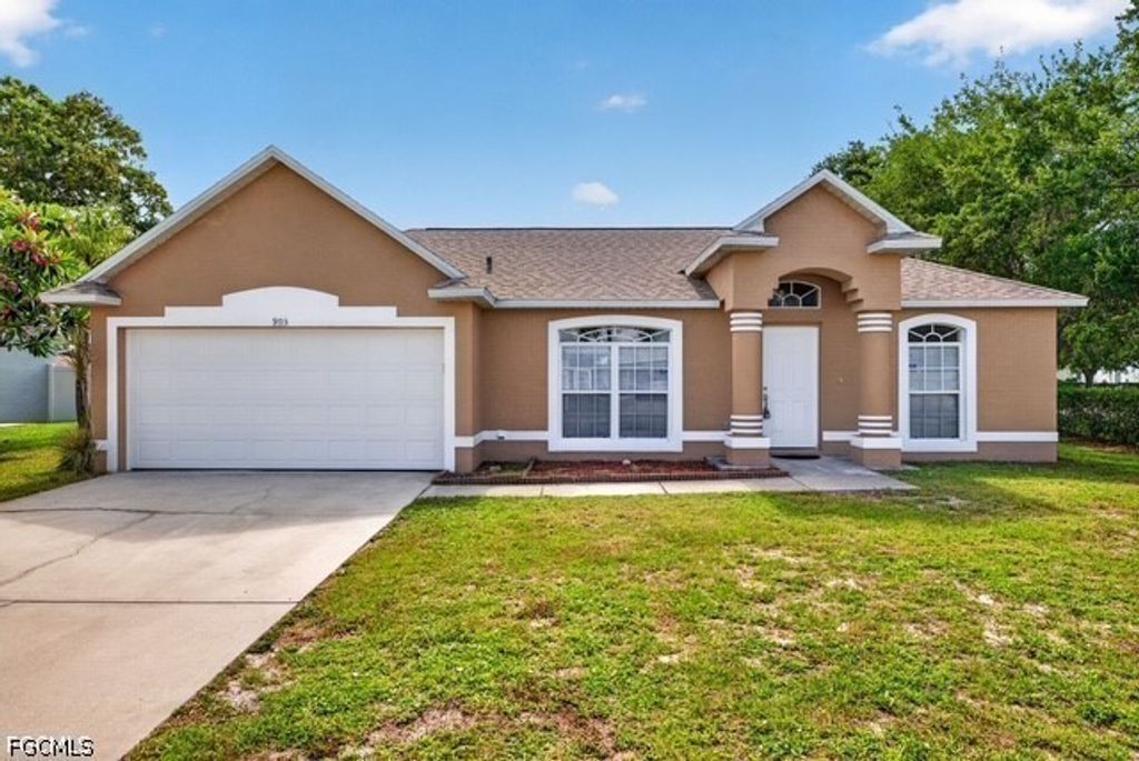 903 Se 5th Ave, CAPE CORAL