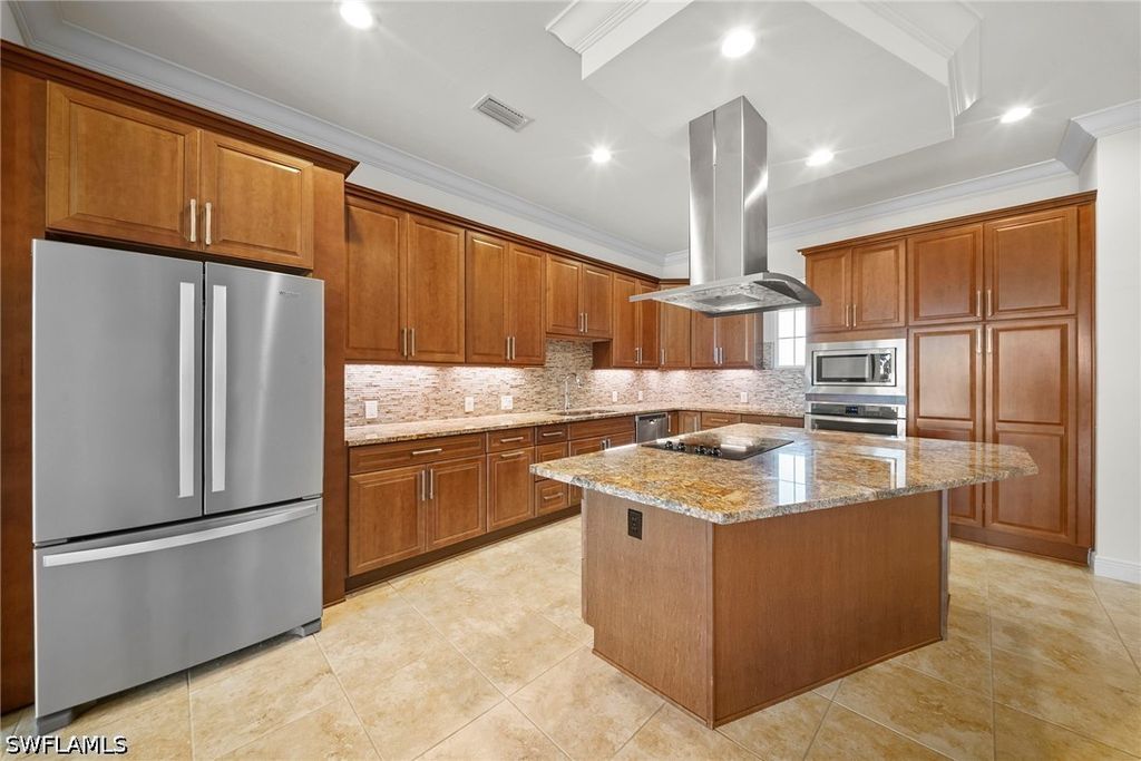 21450 Strada Nuova Cir A302, ESTERO