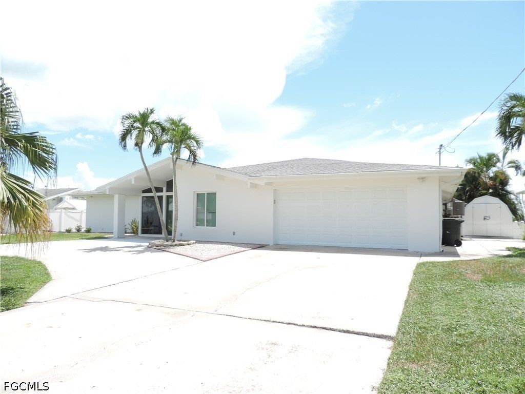 6401 Plumosa Ave, Fort Myers