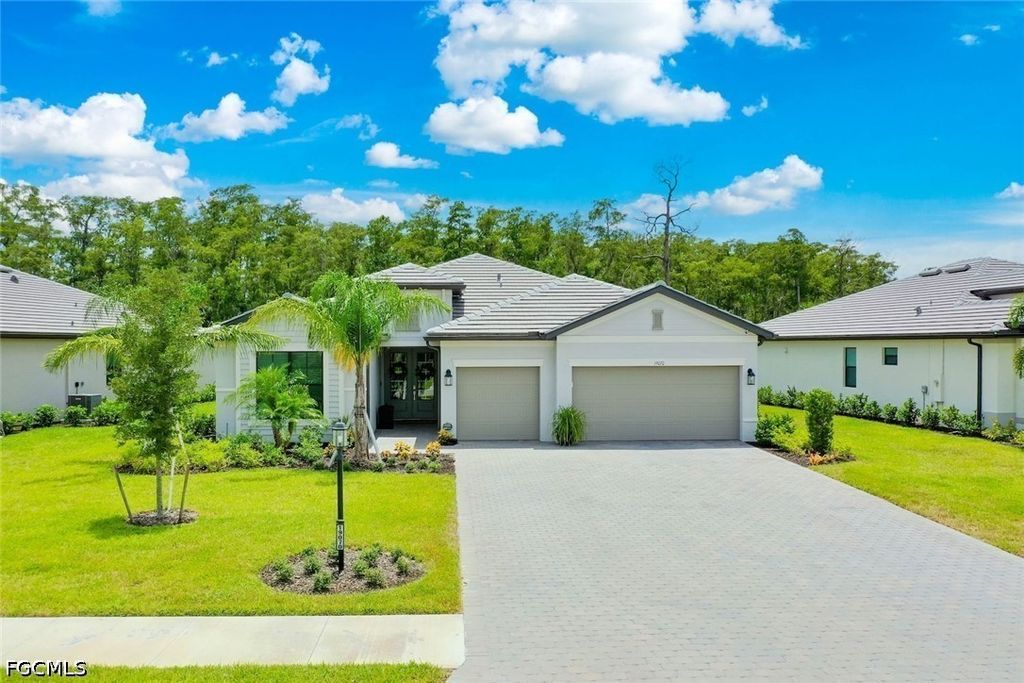 19070 Hinkley Dr, ESTERO