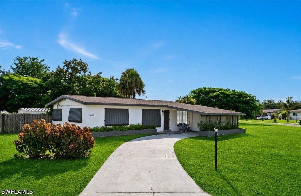 116 Lake Ave, Lehigh Acres