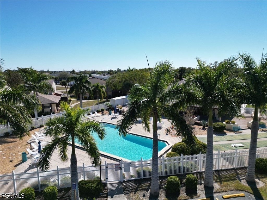 619 Se 12th Ave 116, CAPE CORAL