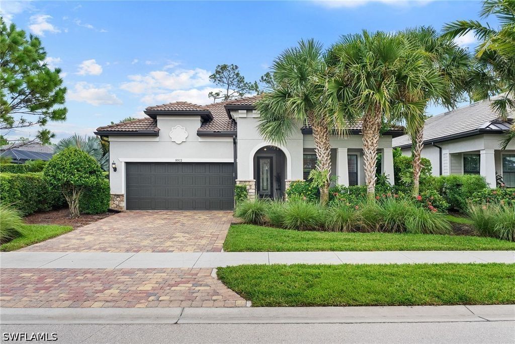 8912 Horned Lark Dr, Naples