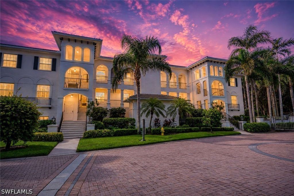 700 Bentwater Cir 103, NAPLES