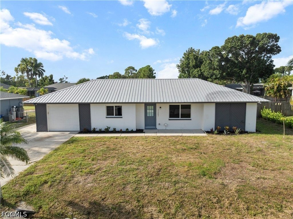 9144 Morris Rd, Fort Myers