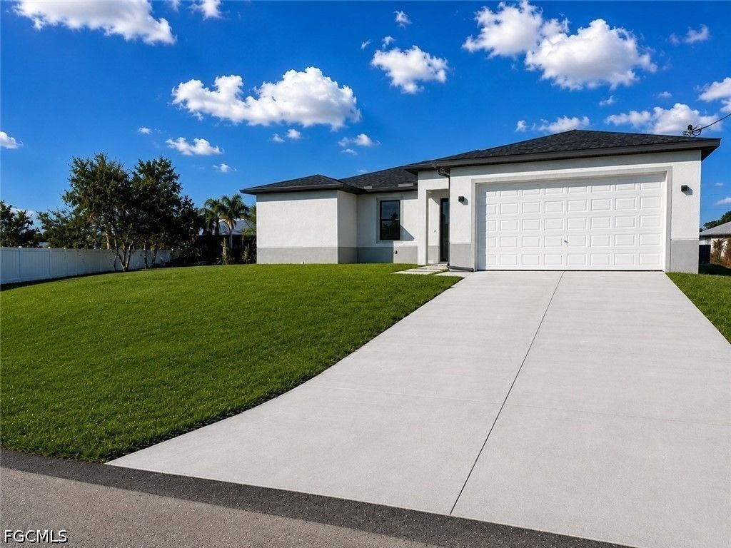 2614 71st St W, Lehigh Acres