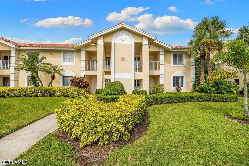 7725 Jewel Ln 104, Naples