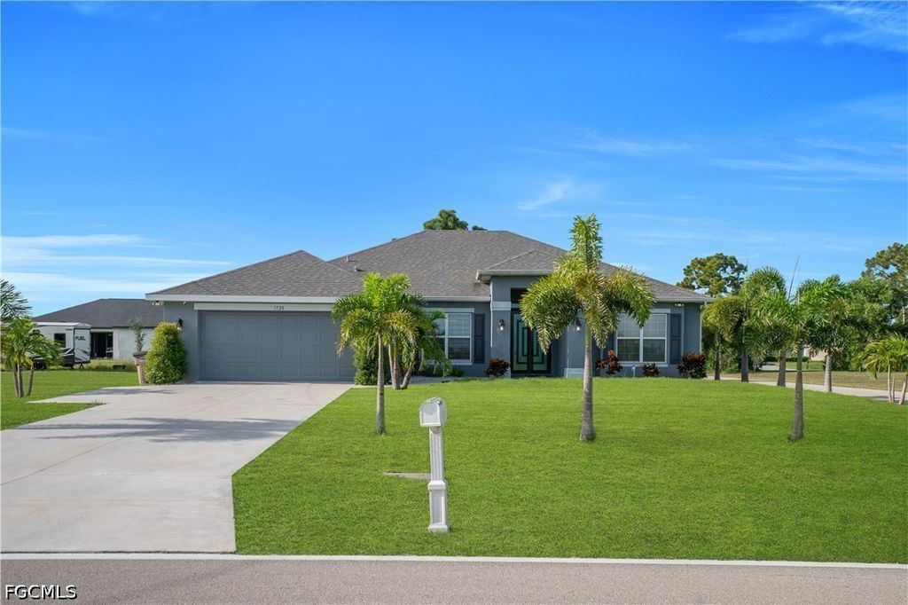 1728 Diplomat Pkwy W, Cape Coral