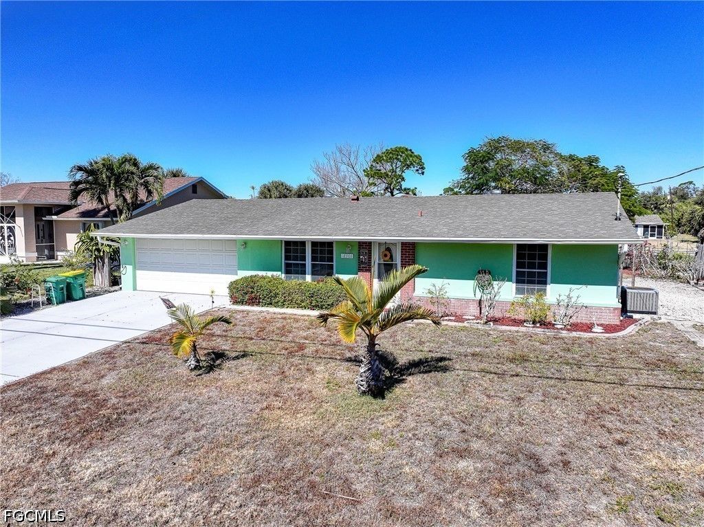 18366 Burkholder Cir, Port Charlotte