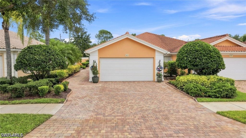 7677 Rozzini Ln, NAPLES