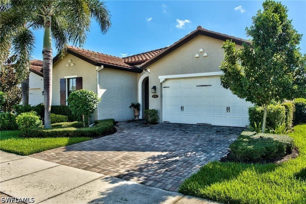 9336 Woodhurst Dr, Naples