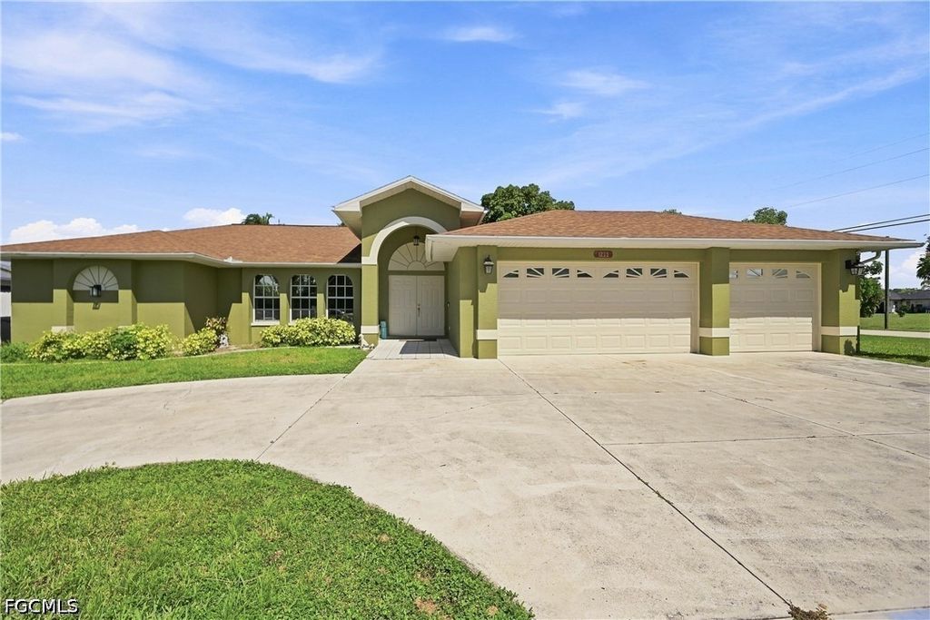 1239 Se 23rd Ave, CAPE CORAL