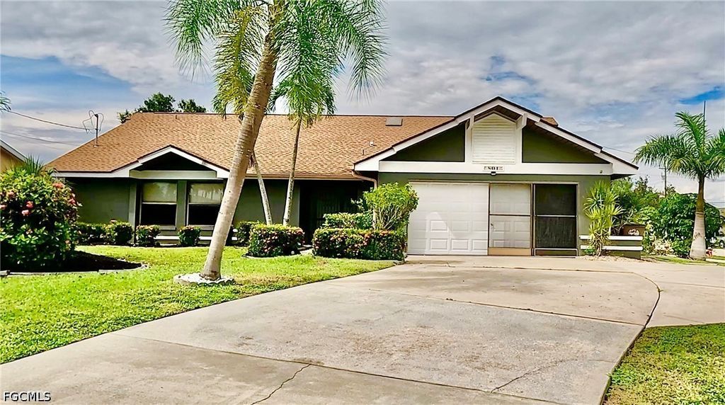 801 Sw 51st Ter, Cape Coral