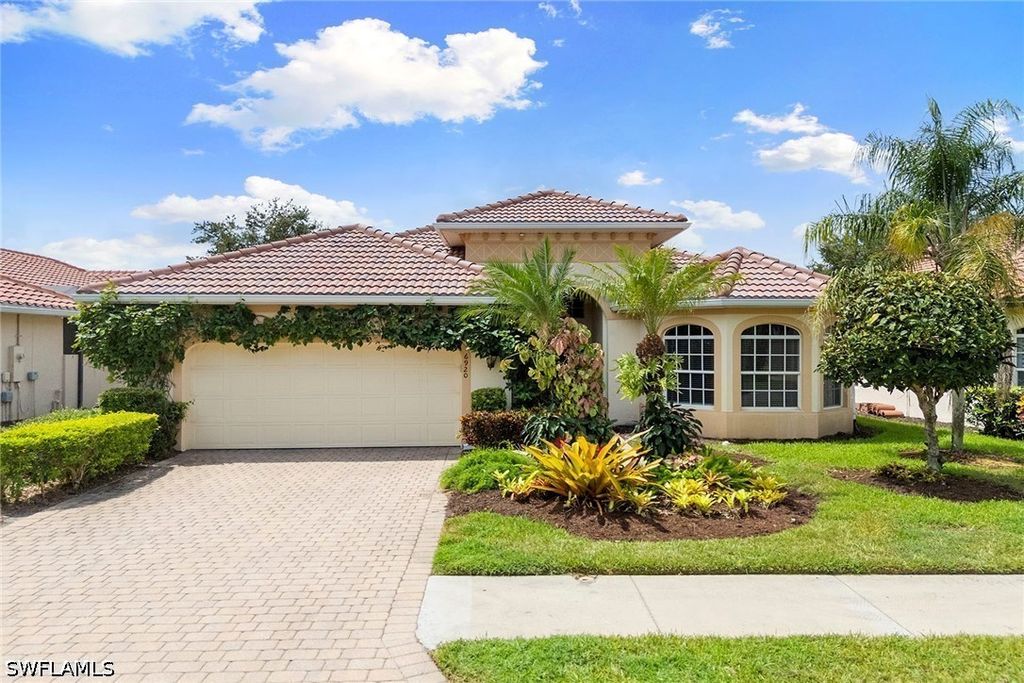 6920 Bent Grass Dr, Naples