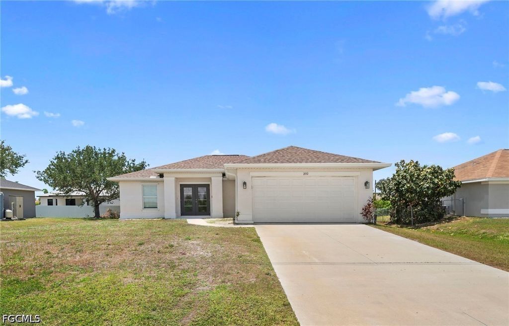 202 Nw 25th Pl, Cape Coral