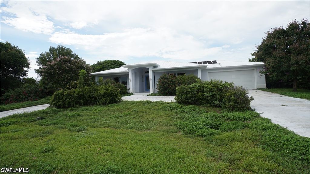 1629 Ne 27th St, Cape Coral