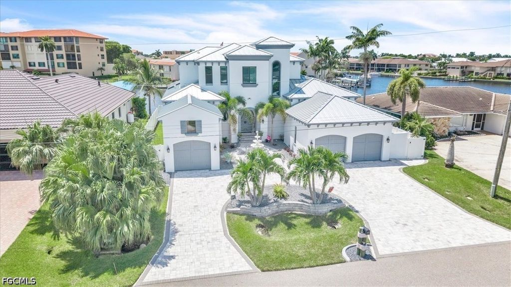 1918 Se 40th St, Cape Coral