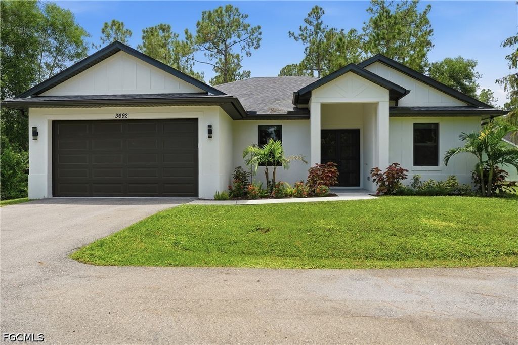 3692 8th Ave Se, Naples