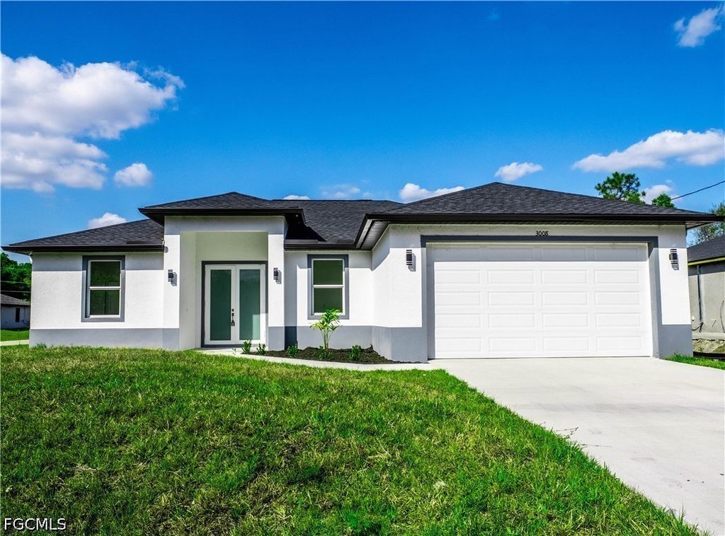 2702 24th St W, LEHIGH ACRES
